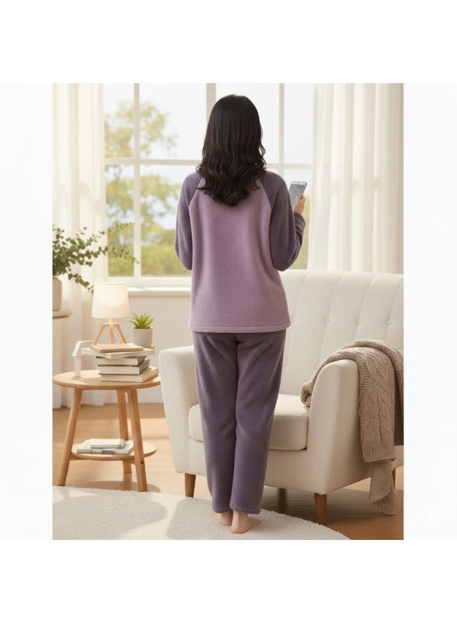 طقم بيجامة نسائية من المخمل – ملابس مريحة للمنزل بفصل الشتاء مع رسمة أرنب لطيف، ملابس نوم ناعمة ودافئة - Image 2